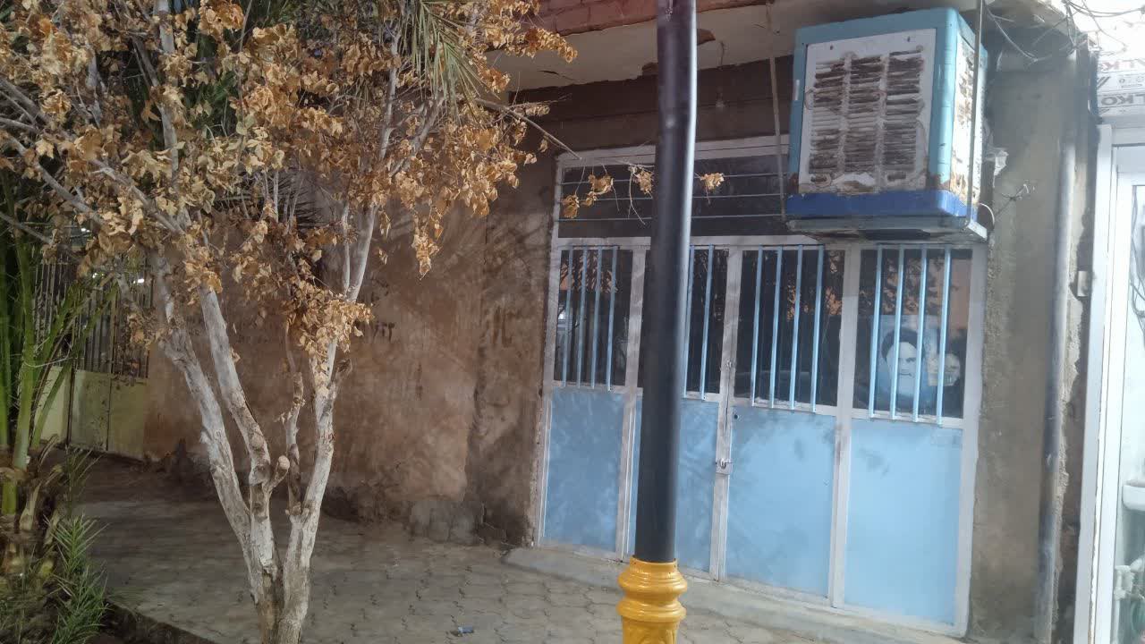 یک باب مغازه فروشی موقعیت عالی واقع درمیدان اصلی عشق آبادپایین تراز افق کوروش جنب عطاری نگین (رضوی) شماره تماس. 09132501735 09139545972 @eshkabar