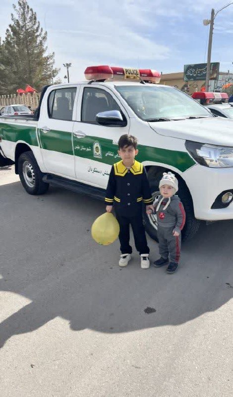 اینجا، خیابانِ وطن، دانشگاه عشق و مردانگی است رادمهر و رادین رفیعی @eshkabar