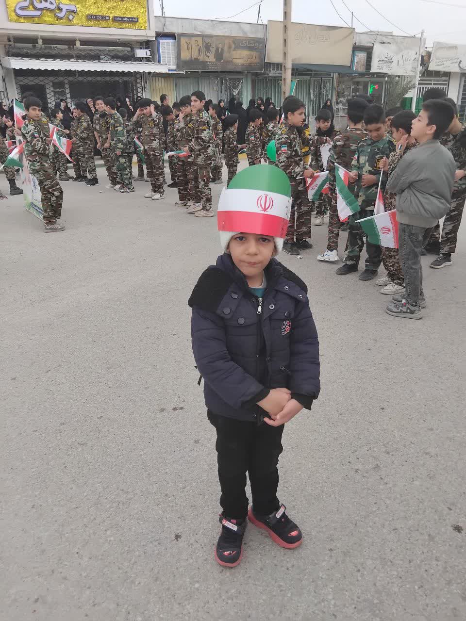 ایران به این فرزندانش می بالد محمد ایلیا قلی‌زاده راهپیمایی روز ۲۲ بهمن. @eshkabar